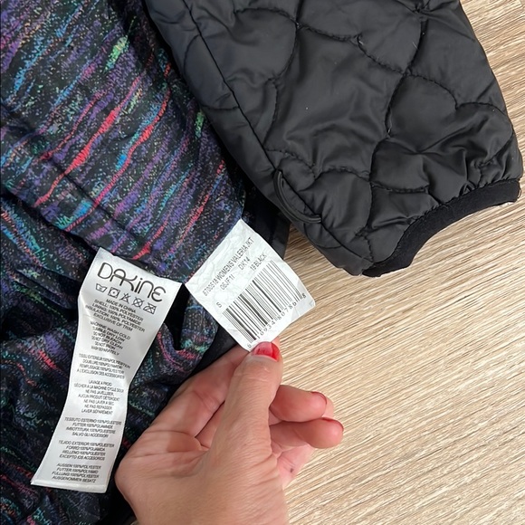 Dakine Women's Black Valeria Quilted Jacket size small - Picture 4 of 4